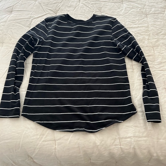 Lululemon love long sleeve shirt in black and white size 6 - Picture 3 of 3